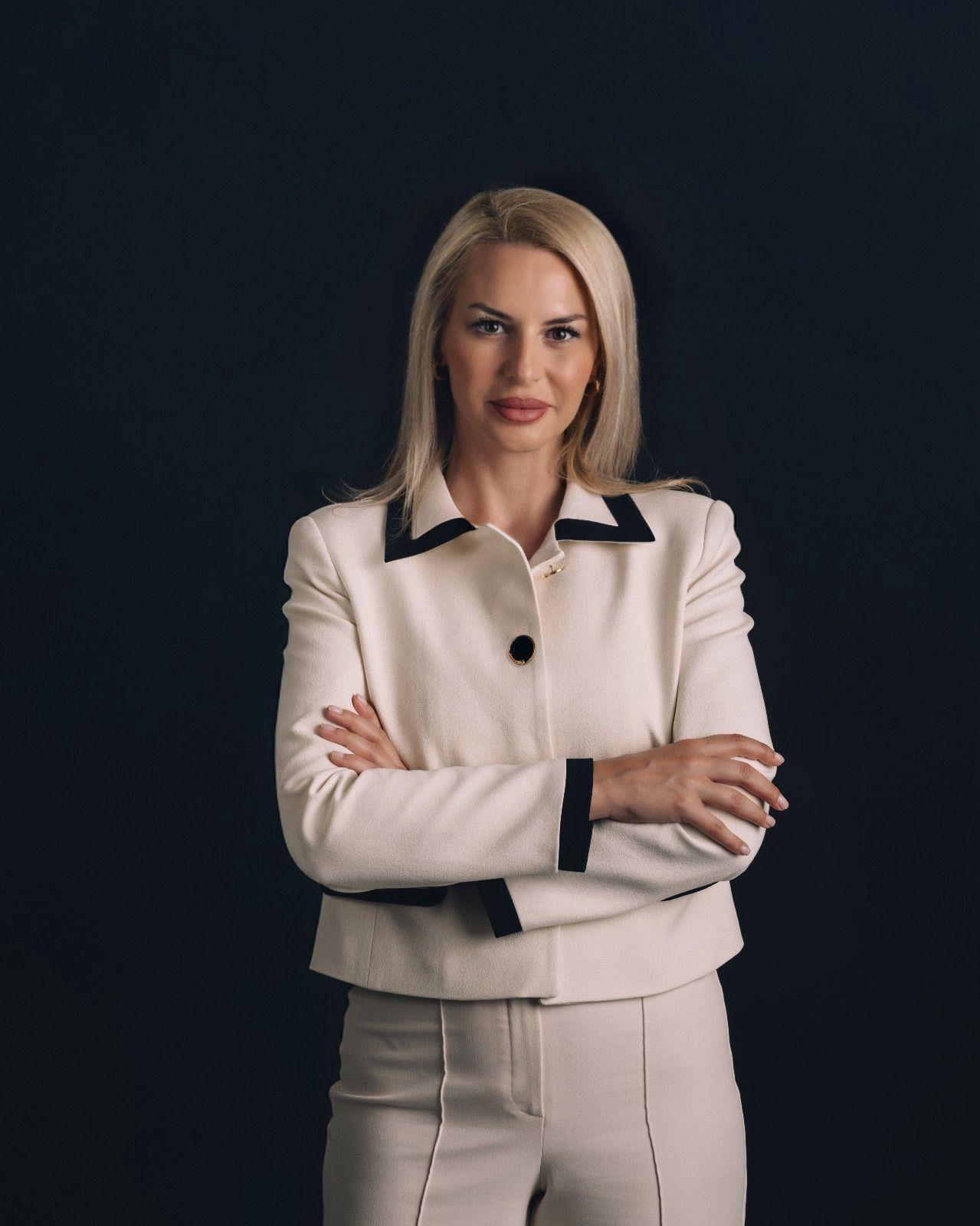 Arta Hamzai LL.M, Founder & CEO